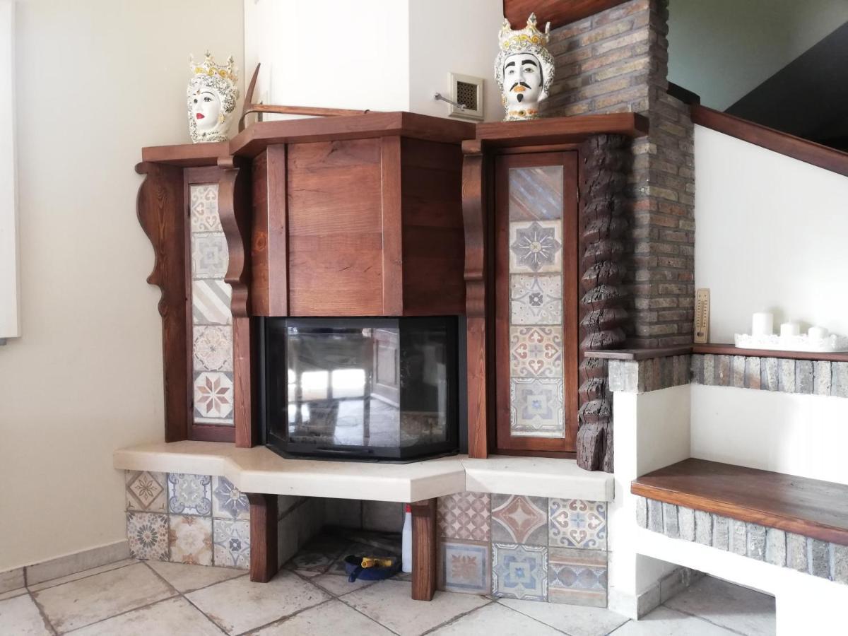 ニコロージ Etna Casa Del Sole Bed & Breakfast エクステリア 写真
