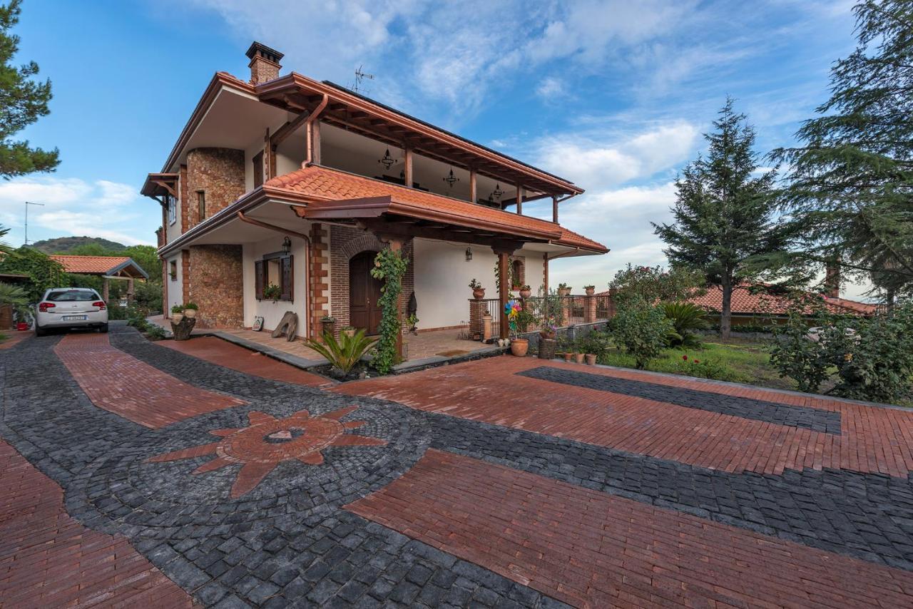 ニコロージ Etna Casa Del Sole Bed & Breakfast エクステリア 写真